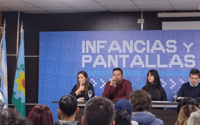 ¡Participamos en la charla “Infancias y Pantallas”!